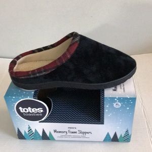 totes toasties MEN’S Memory Foam Slippers